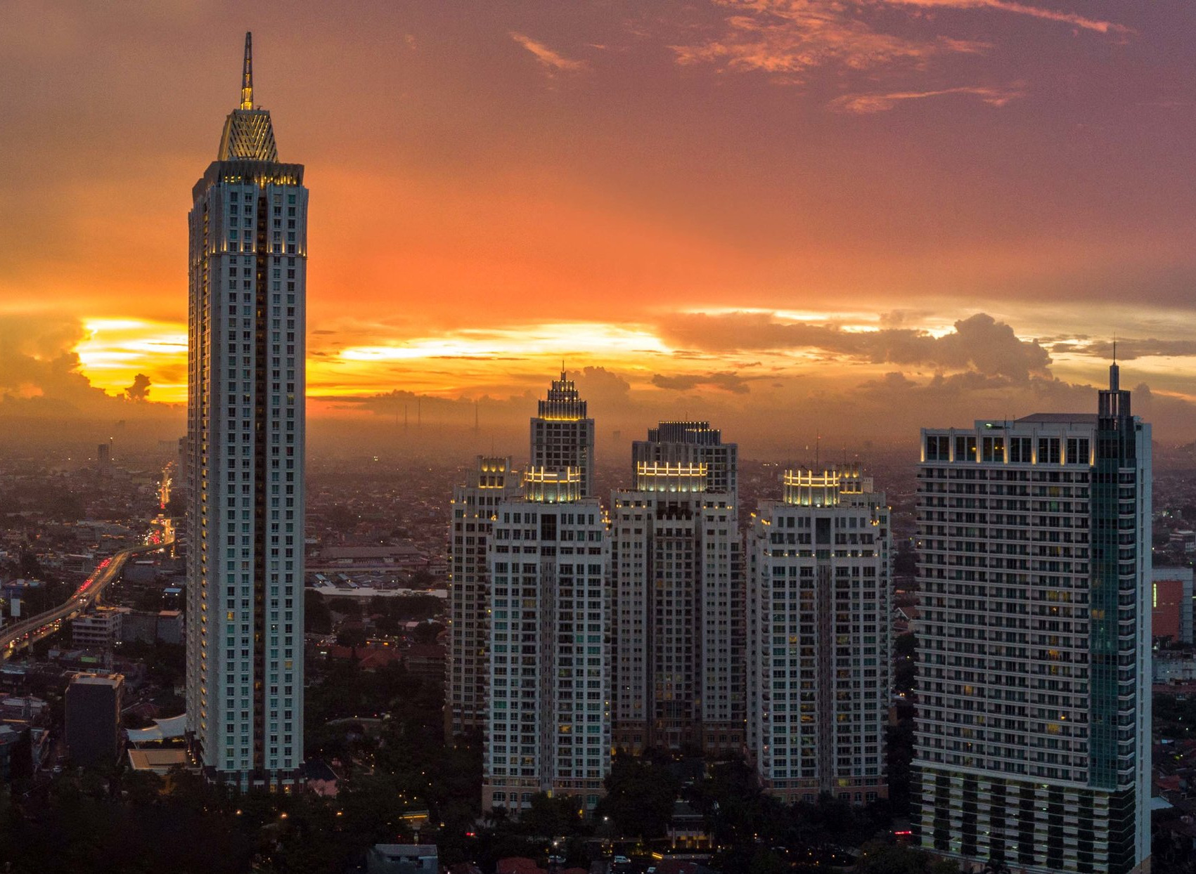 Gedung Pencakar Langit Tertinggi di Indonesia 2020