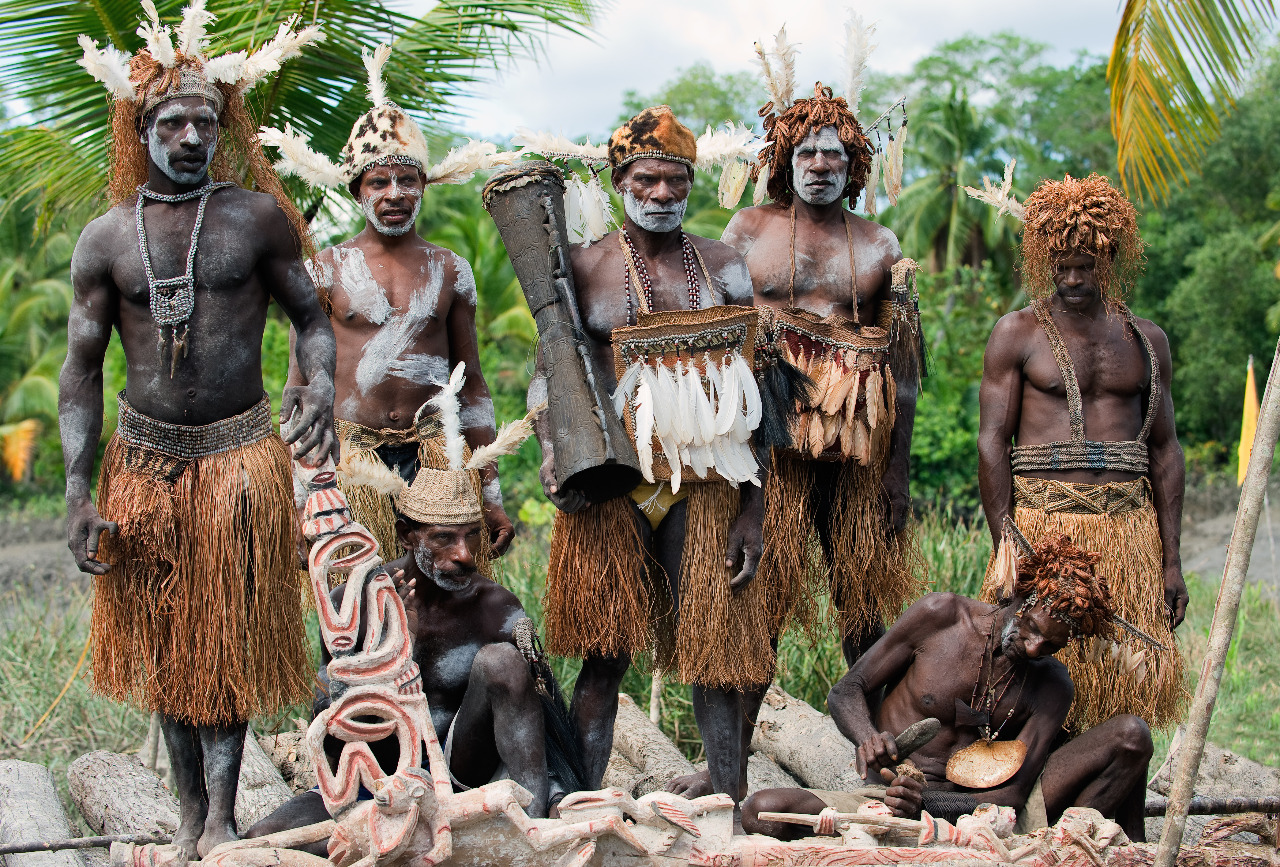 Suku Asmat Titisan Dewa Yang Mendiami Bumi Papua