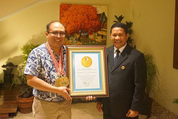 Professor Radar dari Bandung ini Mendapat Penghargaan Leprid 2015