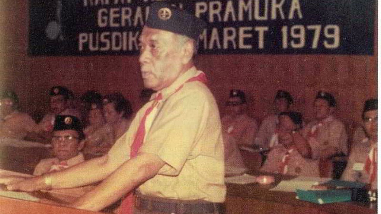 Dinobatkan sebagai Bapak Pramuka Indonesia pada tahun 1988: Sumber | Radarjogja.jawapos.com