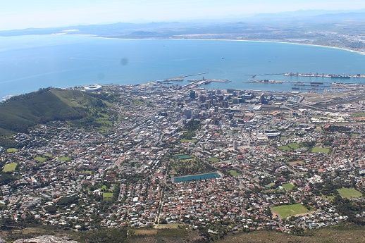 Pemandangan kota Capetown dari Puncak Table Mountain